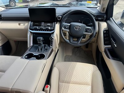 2023 Toyota LAND CRUISER 300 — фото 9