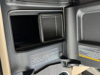 2023 Toyota LAND CRUISER 300 — фото 25