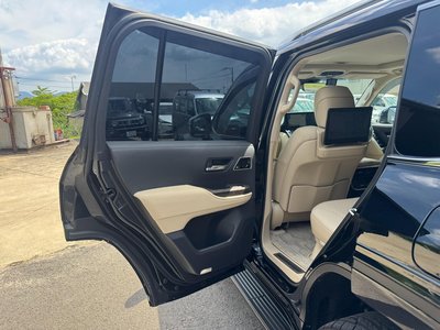 2023 Toyota LAND CRUISER 300 — фото 32