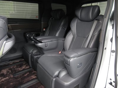 2023 Toyota ALPHARD — фото 13