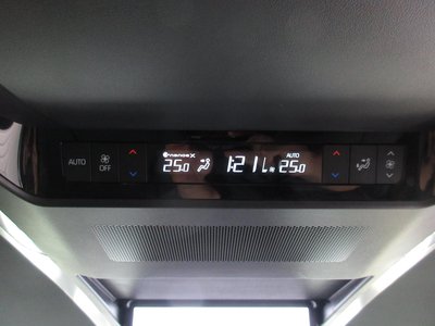 2023 Toyota ALPHARD — фото 35