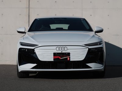 صورة 6 لـ 2025 AUDI A6 AVANT E-TRON