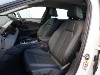 صورة 26 لـ 2025 AUDI A6 AVANT E-TRON