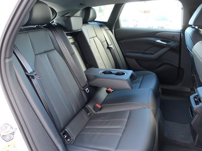 صورة 30 لـ 2025 AUDI A6 AVANT E-TRON
