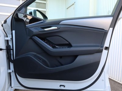 صورة 33 لـ 2025 AUDI A6 AVANT E-TRON