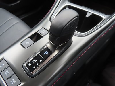 صورة 30 لـ 2024 Lexus LBX