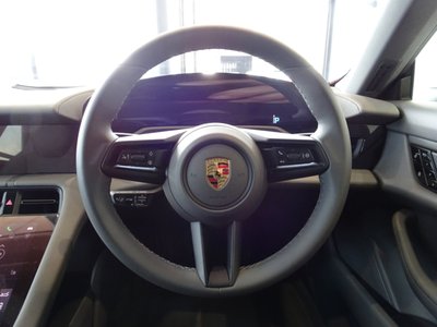 2021 Porsche TAYCAN 照片 14