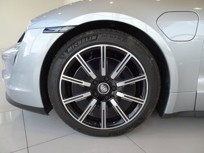 2021 Porsche TAYCAN 照片 8