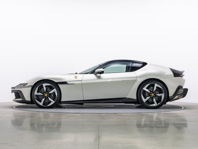 صورة 8 لـ 2025 Ferrari 12 CILINDRI