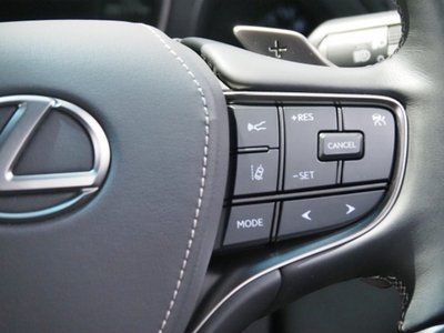 صورة مصغرة 32 لـ 2023 Lexus LS