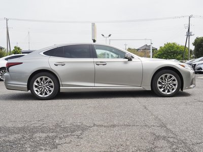 صورة مصغرة 9 لـ 2023 Lexus LS
