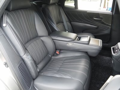 صورة مصغرة 27 لـ 2023 Lexus LS