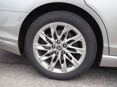 صورة مصغرة 18 لـ 2023 Lexus LS