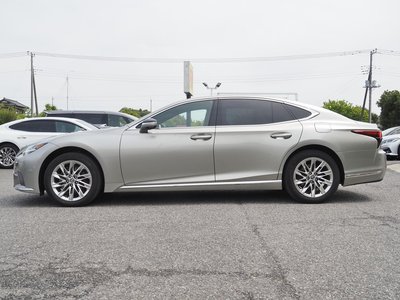 صورة مصغرة 8 لـ 2023 Lexus LS