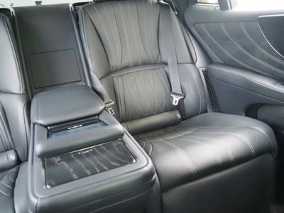 صورة مصغرة 61 لـ 2023 Lexus LS