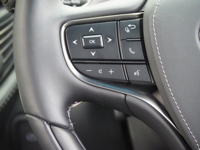 صورة مصغرة 33 لـ 2023 Lexus LS