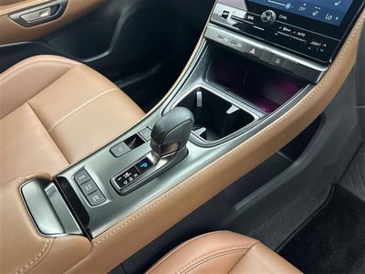 صورة 7 لـ 2024 Lexus LBX