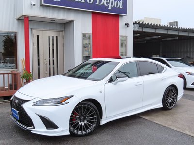 2024 Lexus ES photo 2