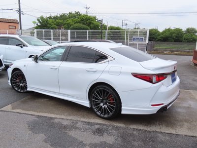 2024 Lexus ES photo 8