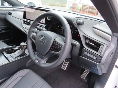2024 Lexus ES thumbnail 61