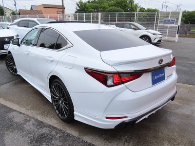 2024 Lexus ES photo 9