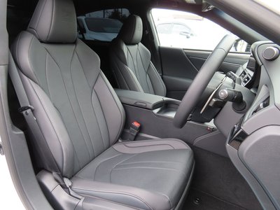 2024 Lexus ES photo 15