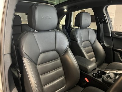2021 Porsche MACAN photo 9