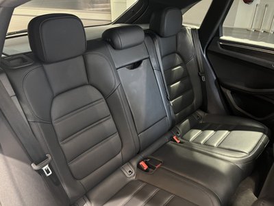 2021 Porsche MACAN photo 11