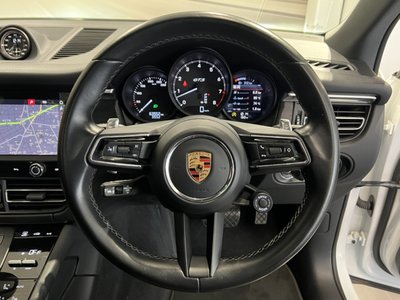 2021 Porsche MACAN photo 12