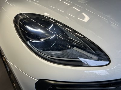 2021 Porsche MACAN photo 6