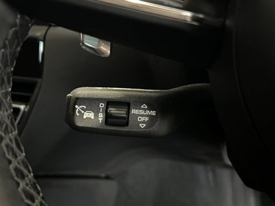 2021 Porsche MACAN thumbnail 18