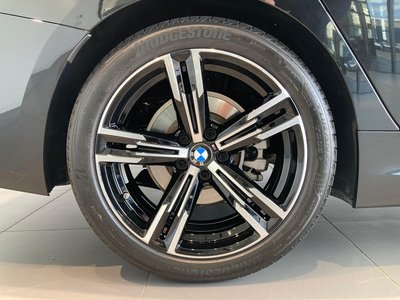 2025 BMW 3 SERIES — фото 9