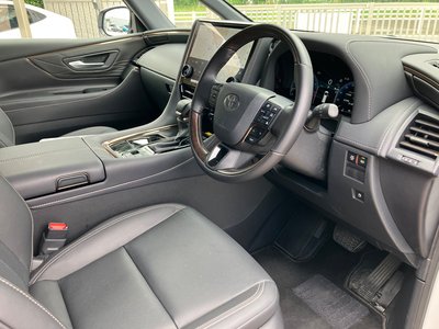 2025 Toyota ALPHARD photo 24