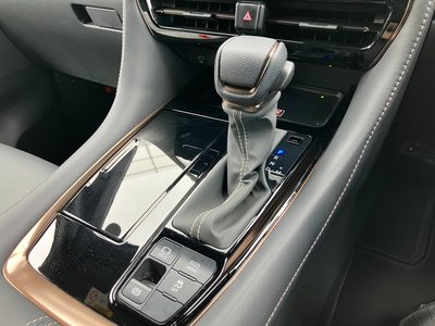 2025 Toyota ALPHARD photo 22