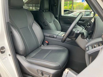 2025 Toyota ALPHARD photo 25