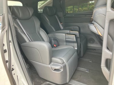 2025 Toyota ALPHARD photo 37
