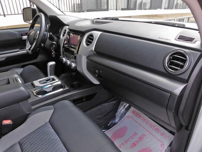 2016 Toyota TUNDRA thumbnail 31