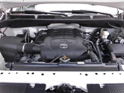 2016 Toyota TUNDRA thumbnail 17