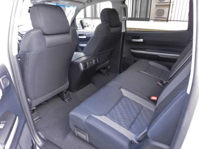 2016 Toyota TUNDRA thumbnail 33