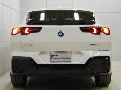 2025 BMW IX2 — миниатюра 10