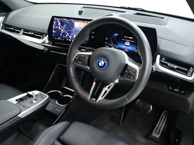 2025 BMW IX2 — миниатюра 3