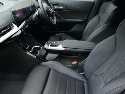 2025 BMW IX2 — миниатюра 13