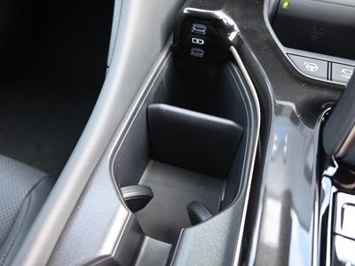 صورة 32 لـ 2025 Toyota CROWN SPORT