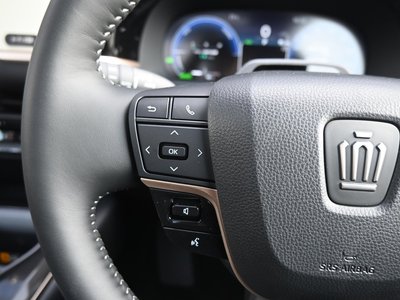 صورة 16 لـ 2025 Toyota CROWN SPORT