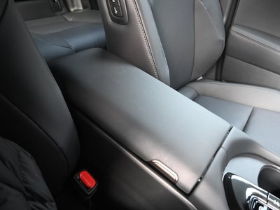 صورة 34 لـ 2025 Toyota CROWN SPORT