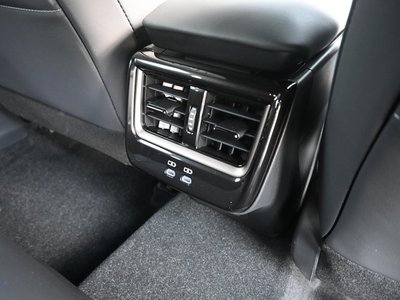 صورة 38 لـ 2025 Toyota CROWN SPORT