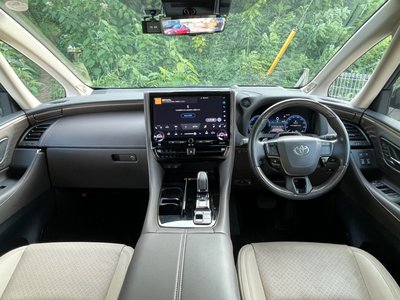 2023 Toyota ALPHARD — фото 10