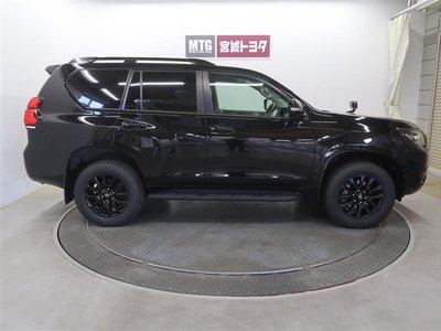 صورة 9 لـ 2021 Toyota LAND CRUISER PRADO