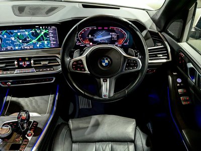 2019 BMW X7 photo 2