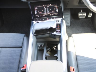 2024 AUDI Q8 SPORTBACK E-TRON thumbnail 32